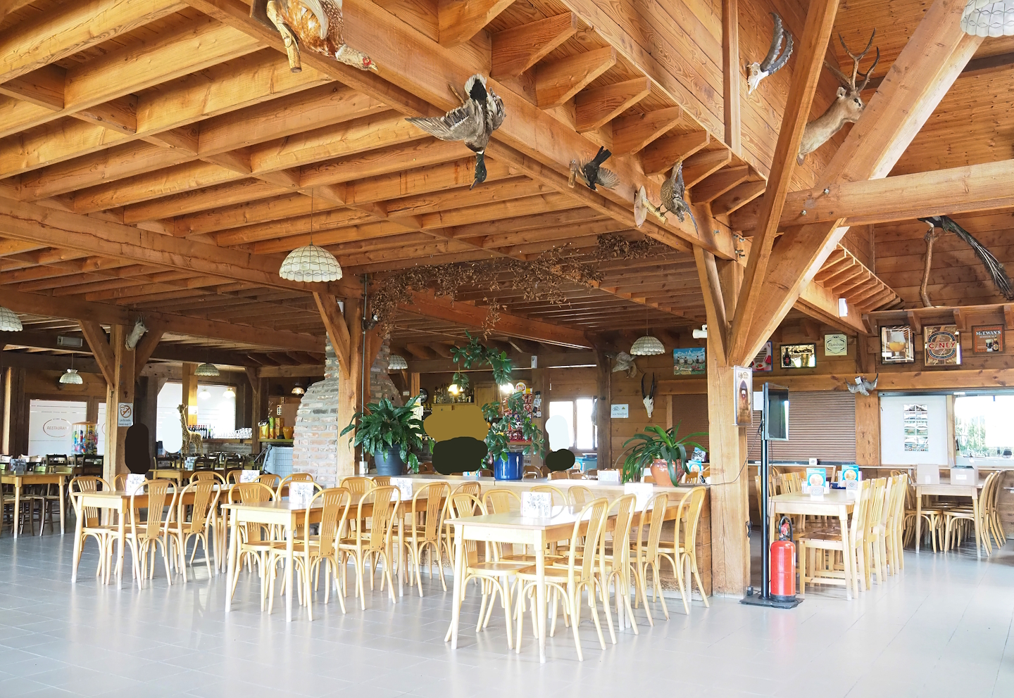 Interior of the Crête des cerfs ('Deer Ridge') restaurant building, 2023-06-24