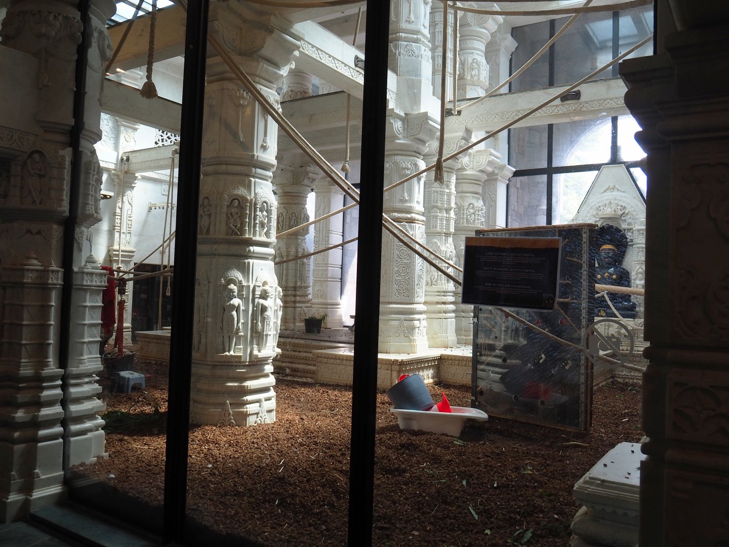 Interior of the Flower Temple - Sumatran orangutan indoor housing, 2022-06-28