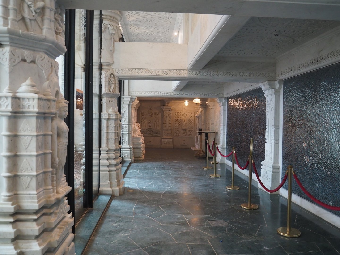 Interior of the Flower Temple - Sumatran orangutan indoor viewing area, 2022-06-28
