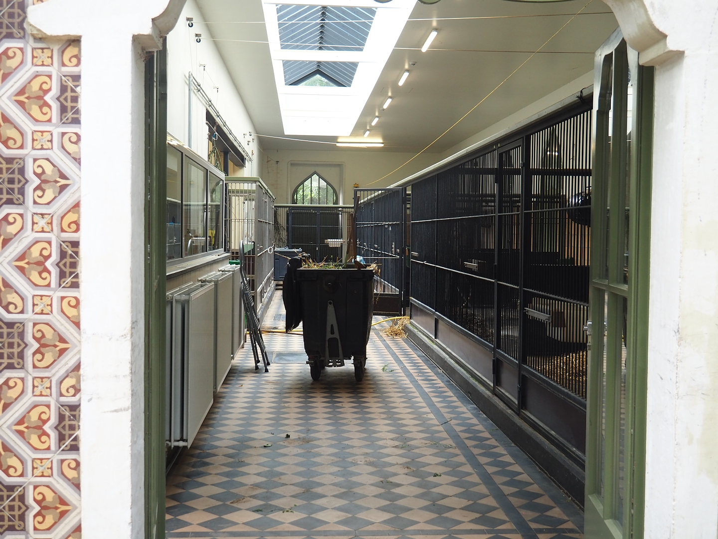 Interior of the Moorish temple with okapi stalls, 2022-07-10