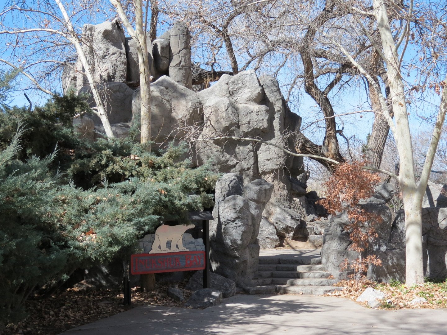 Inukshuk Bay - Exterior