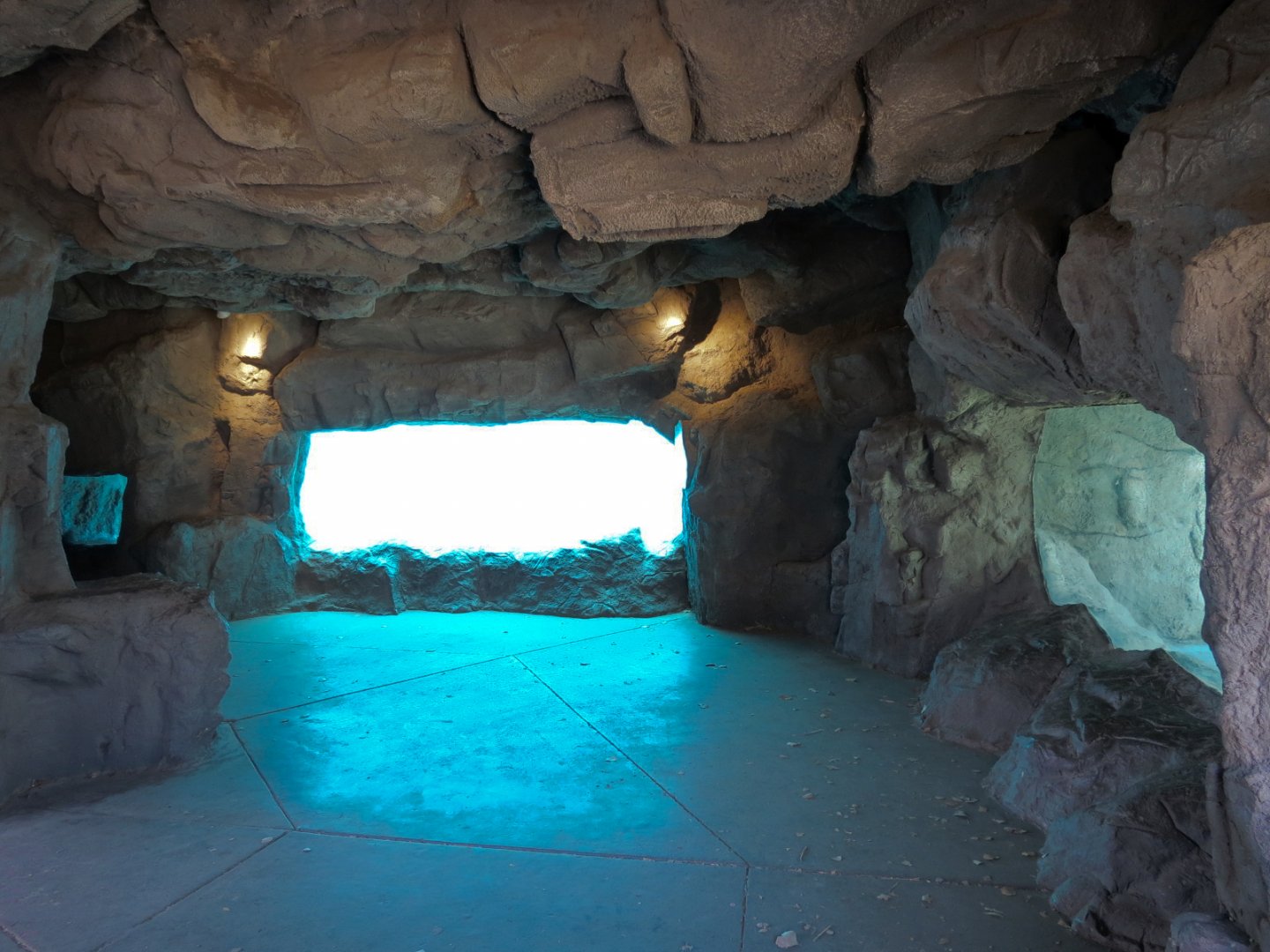 Inukshuk Bay - Visitor Cave Pathway