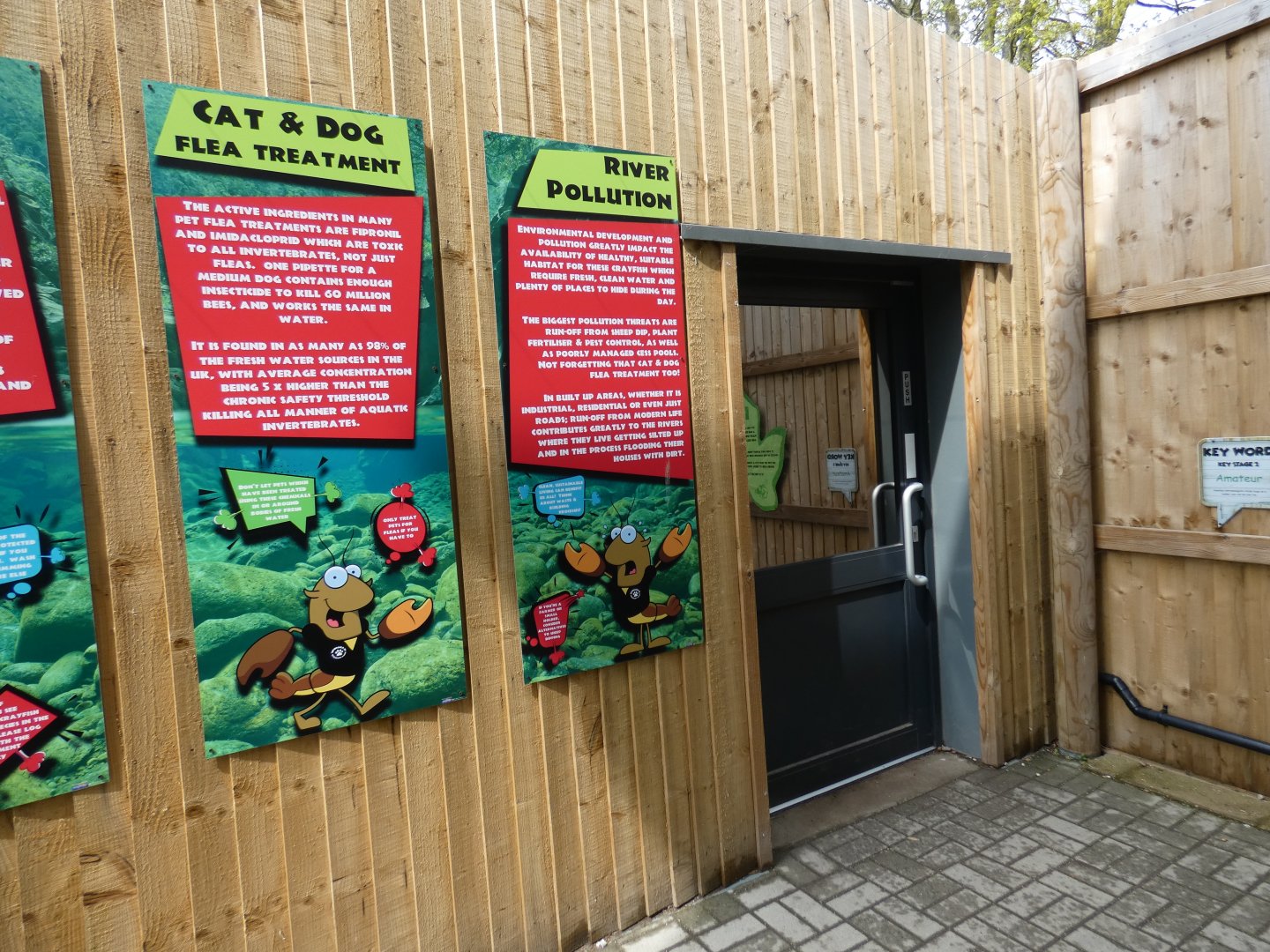 Invertebrate house entrance