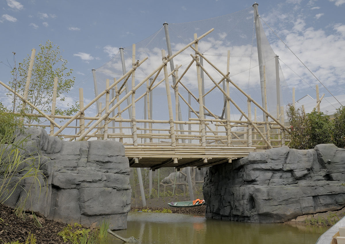 Islands by Boat - the Lantern Bridge