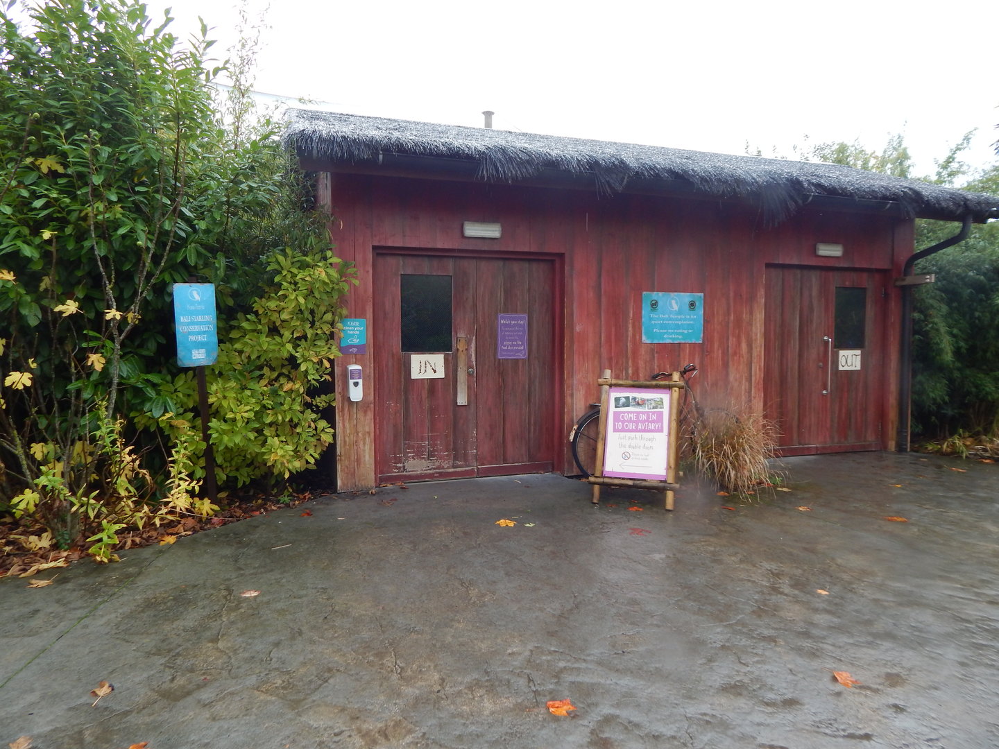 Islands smaller aviary entrance 221022