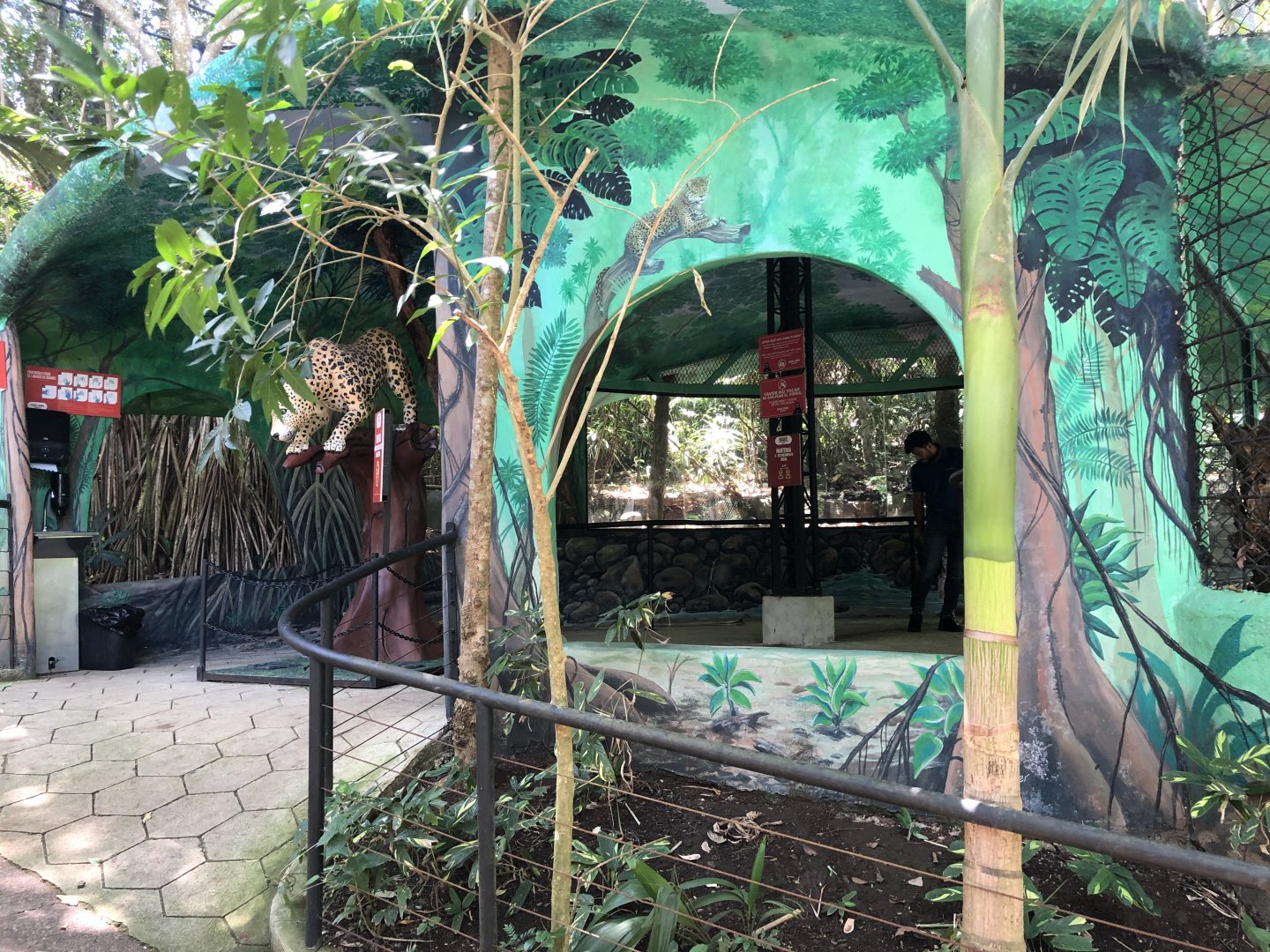 Jaguar Enclosure