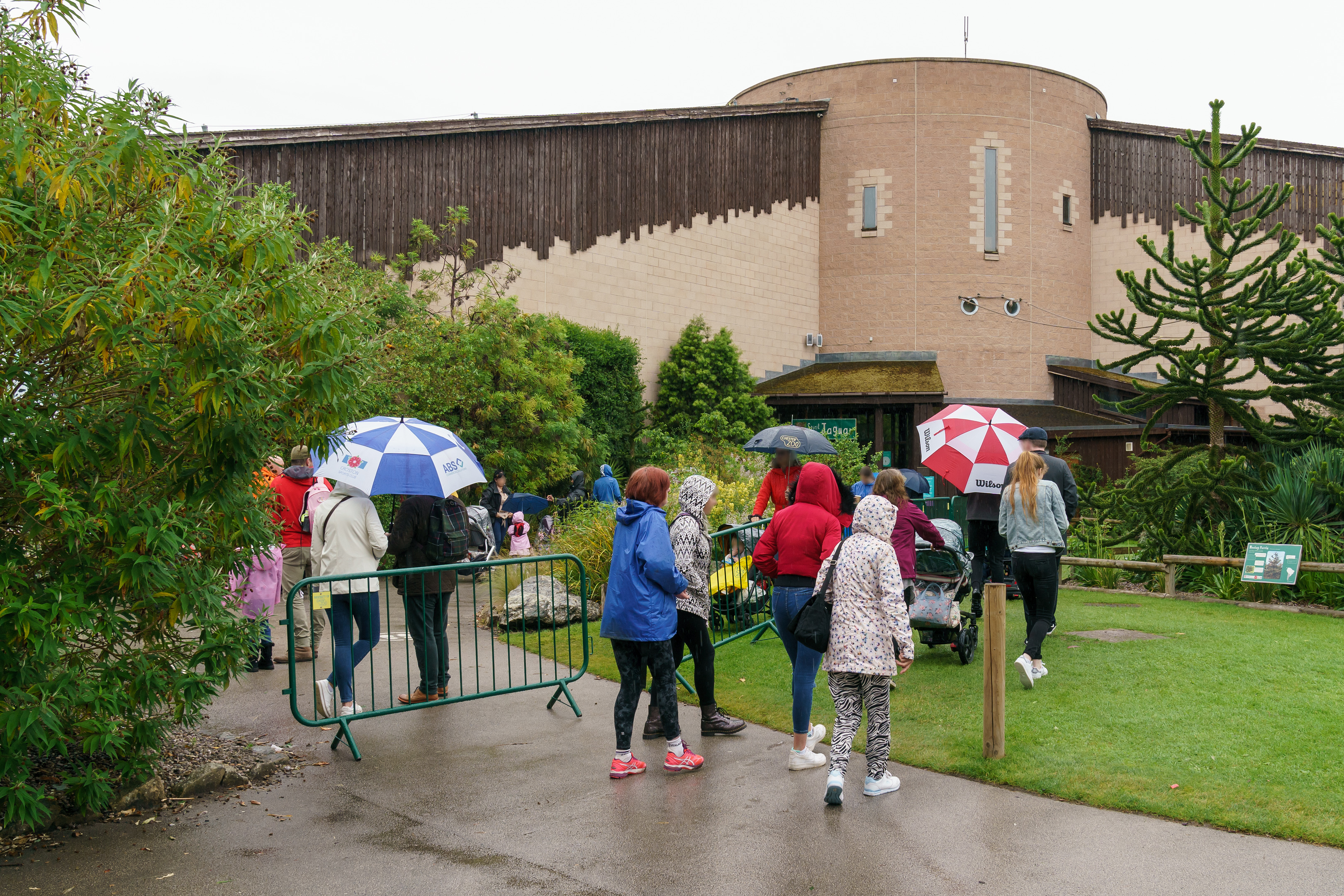 Jaguar House Queue - 07/07/2020