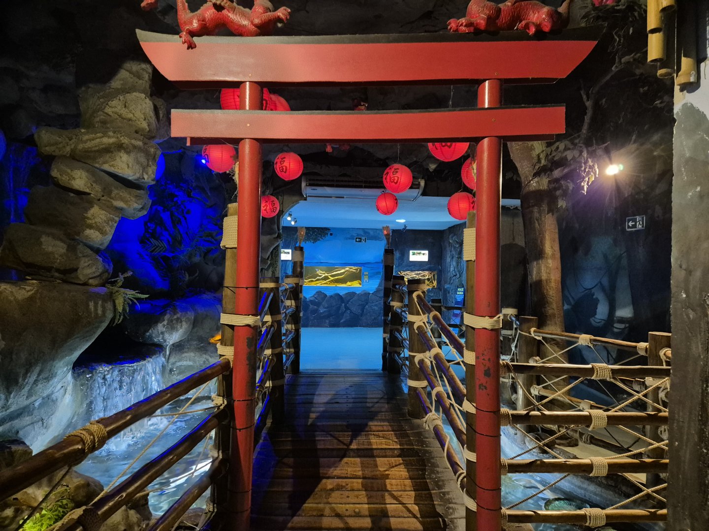 Japanese gate