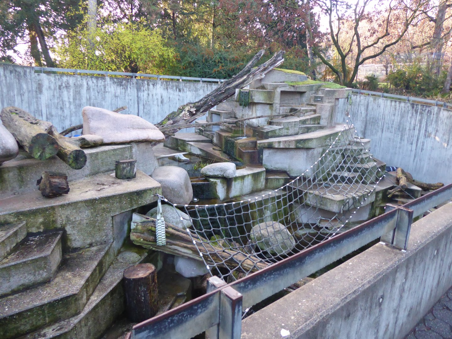 Japanese macaque exhibit 011218