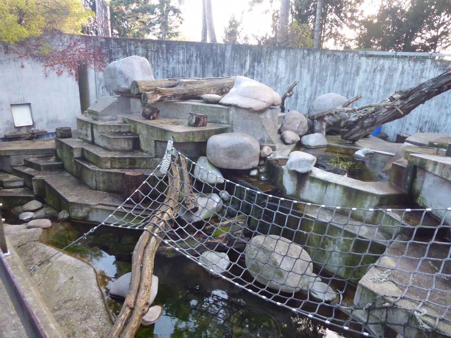Japanese macaque exhibit 011218