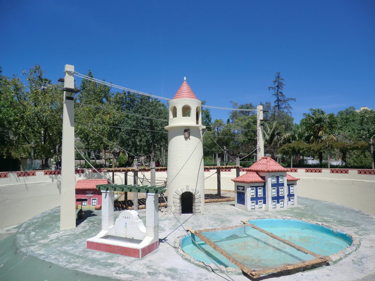 Japanese macaque exhibit