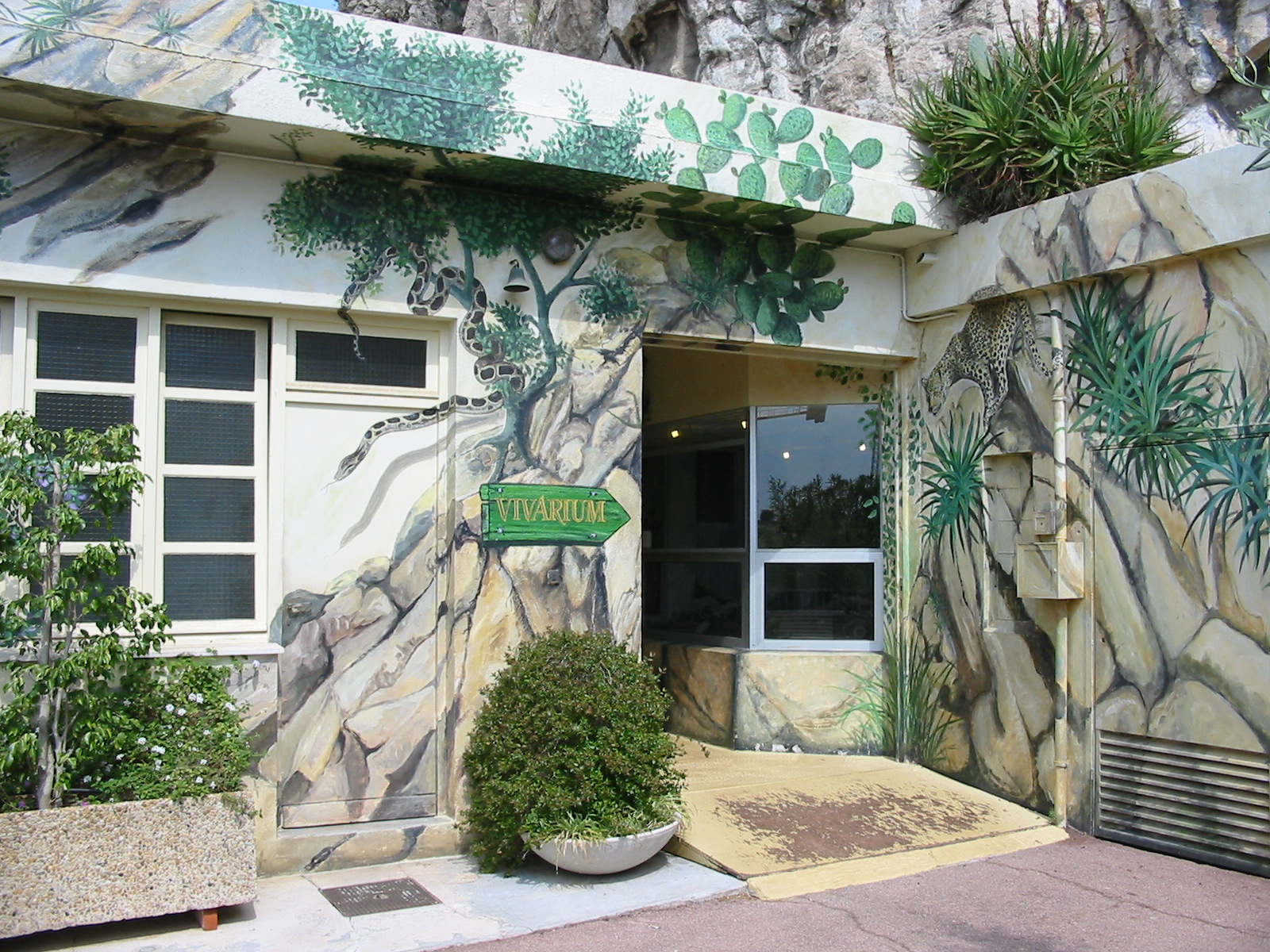 Jardin Animalier 2005 - Entrance to the Vivarium