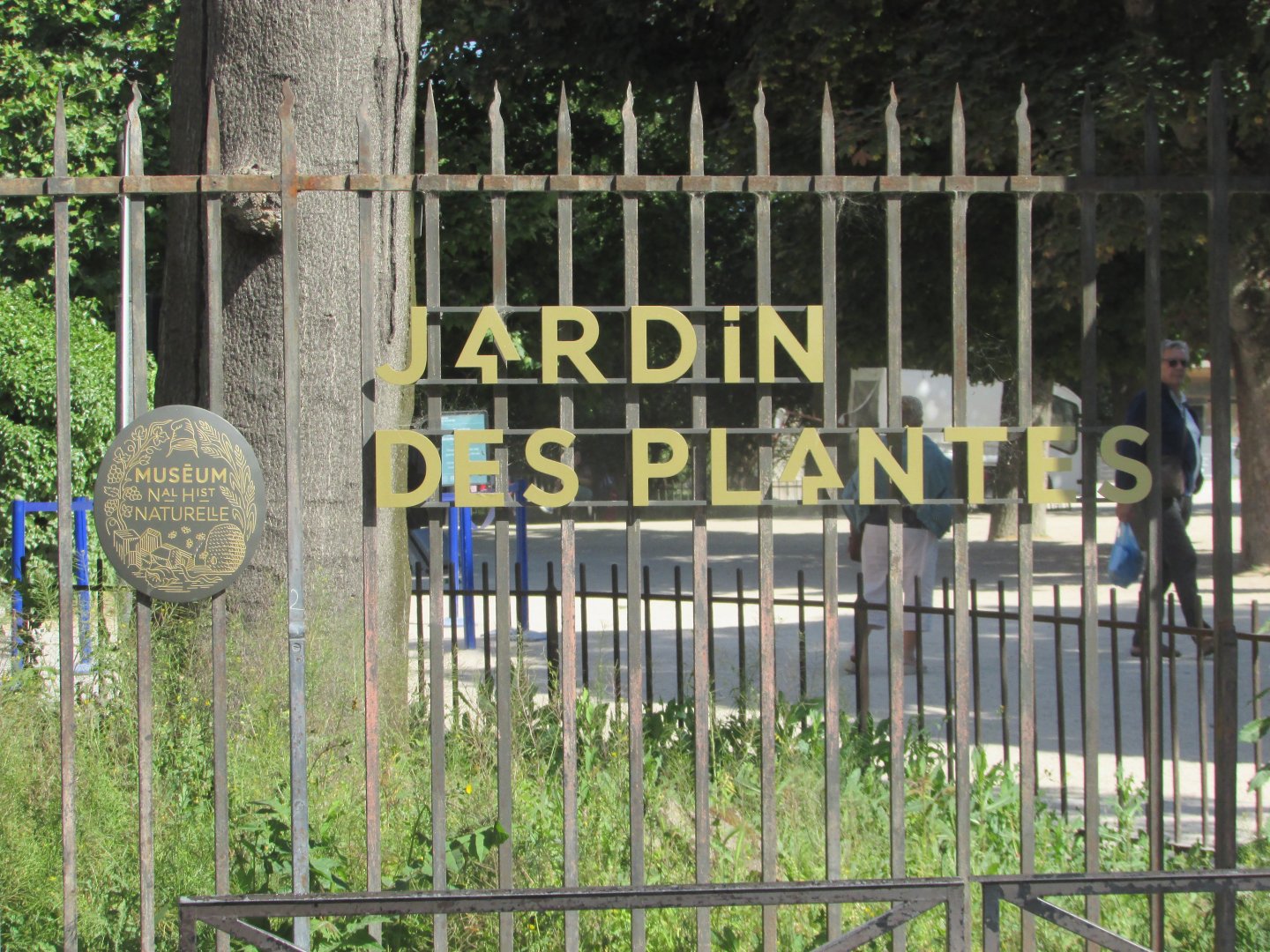 Jardin des Plantes de Paris - Entrance sign
