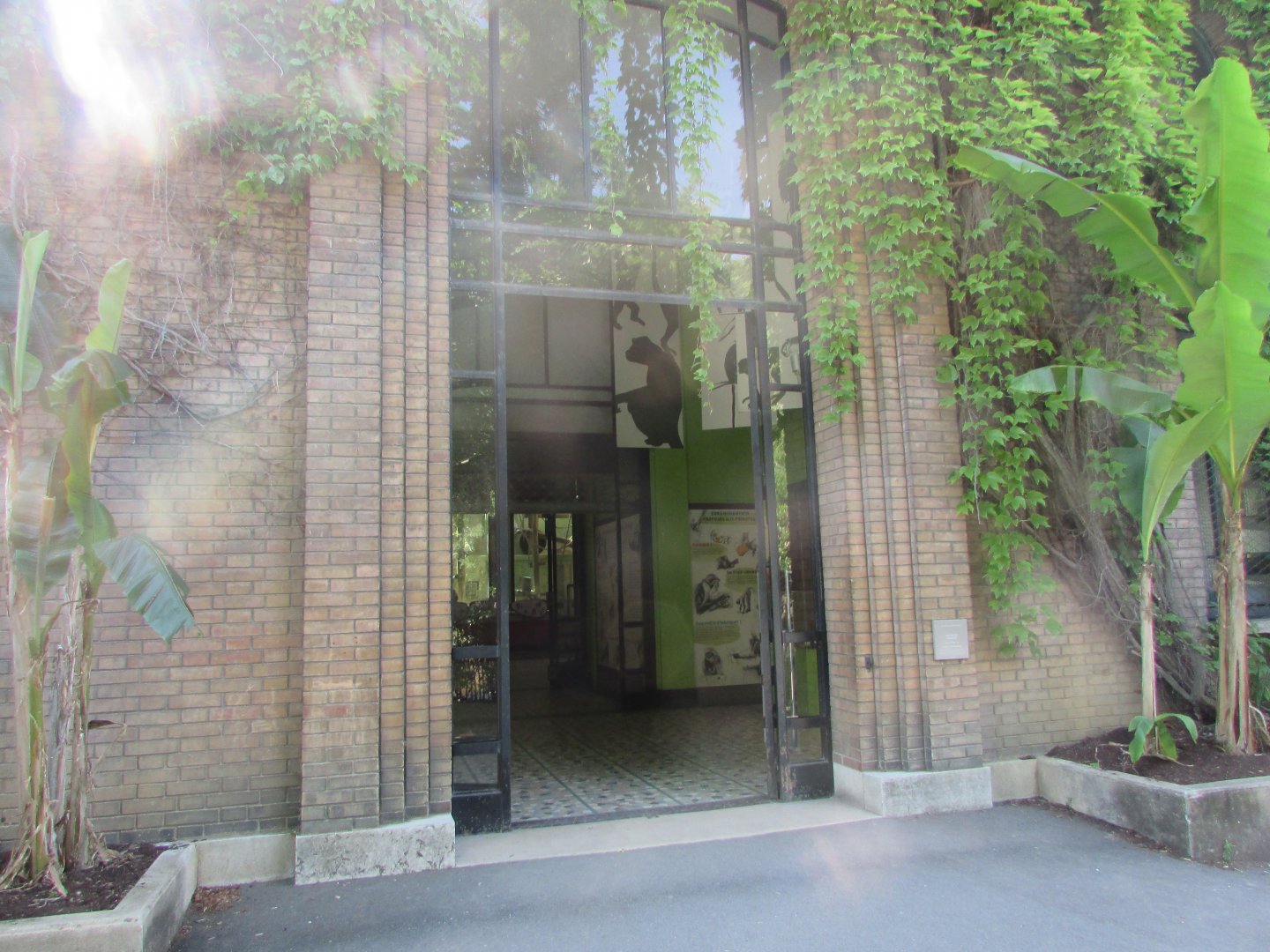 Jardin des Plantes de Paris - Monkey House entrance
