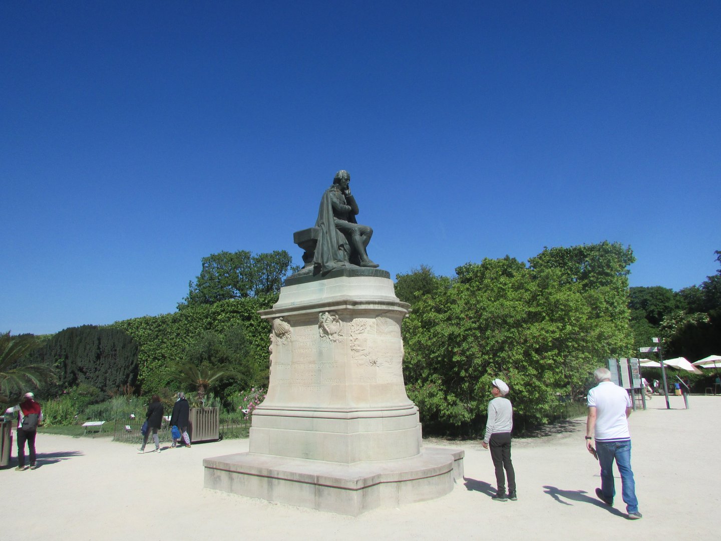 Jardin des Plantes de Paris - Monument to Carl Lamarck