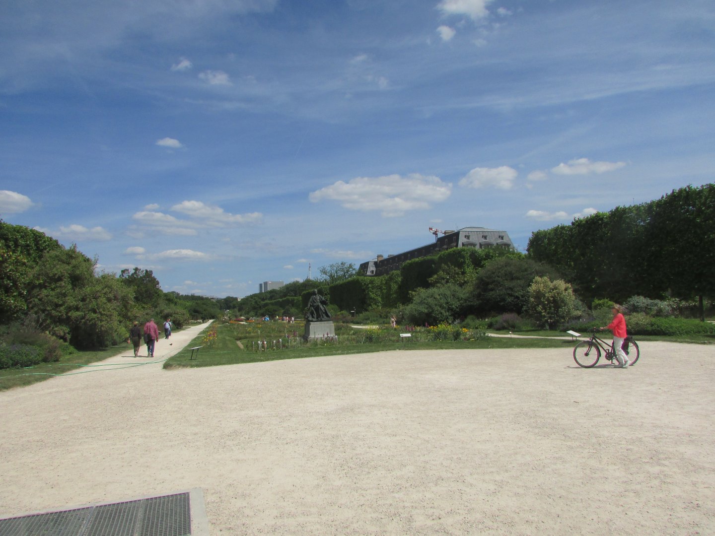 Jardin des Plantes de Paris - Monument to the count of Buffon