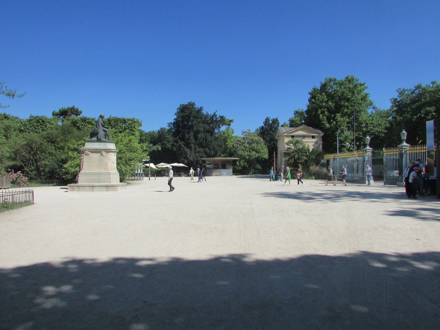 Jardin des Plantes de Paris - Plaza