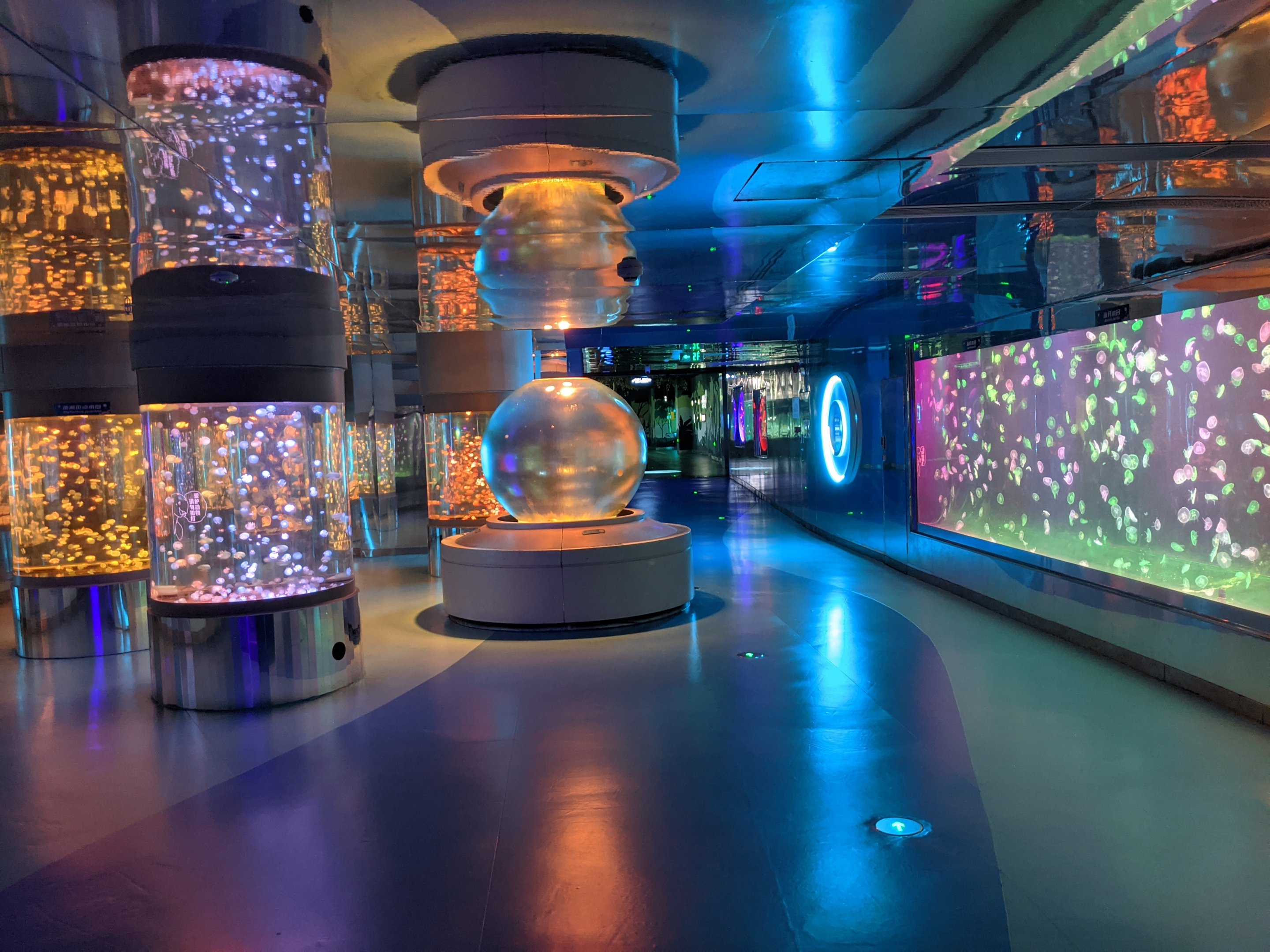 Jellyfish hall - Ocean World (Guangzhou)