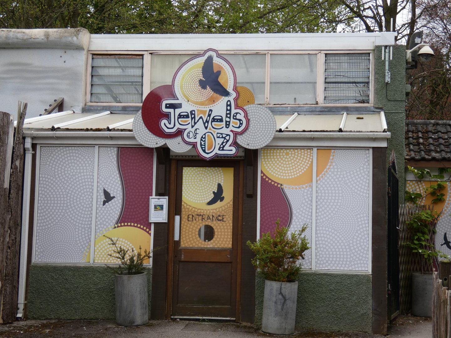 Jewels of Oz enclosure