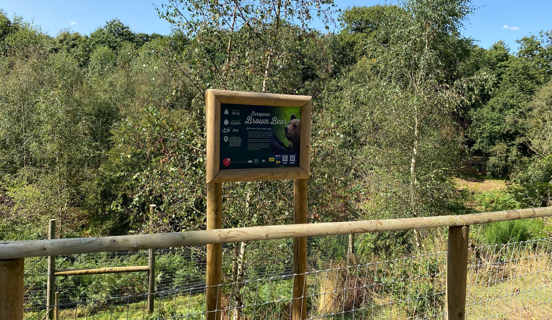 Jimmy's farm, brown bear signage