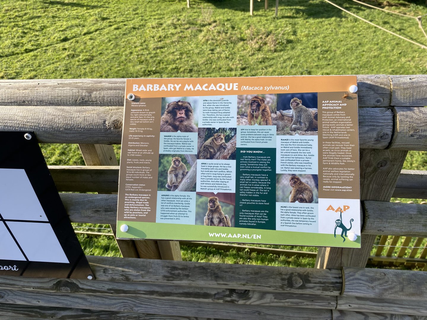 Jimmy's farm, macaque signage