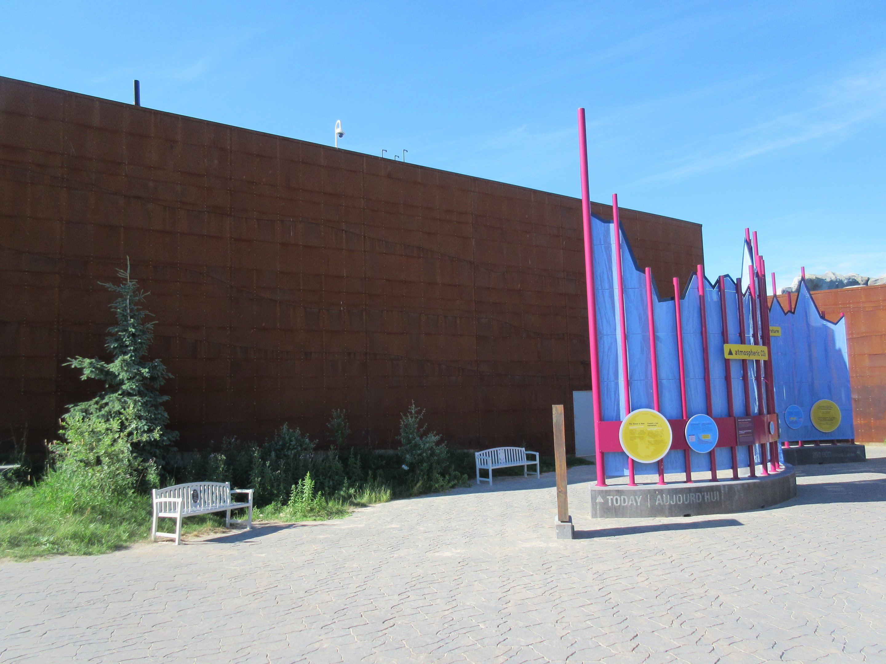 Journey to Churchill - Gateway to the Arctic Building