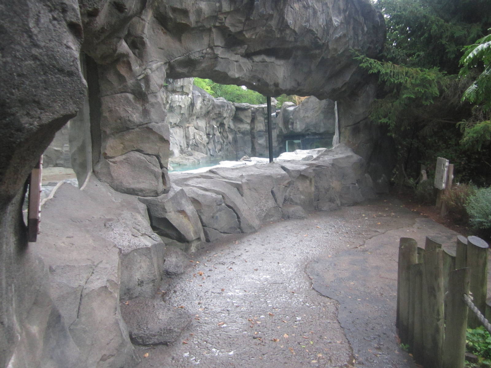 Jul. 2012-Polar Bear exhibit middle viewing
