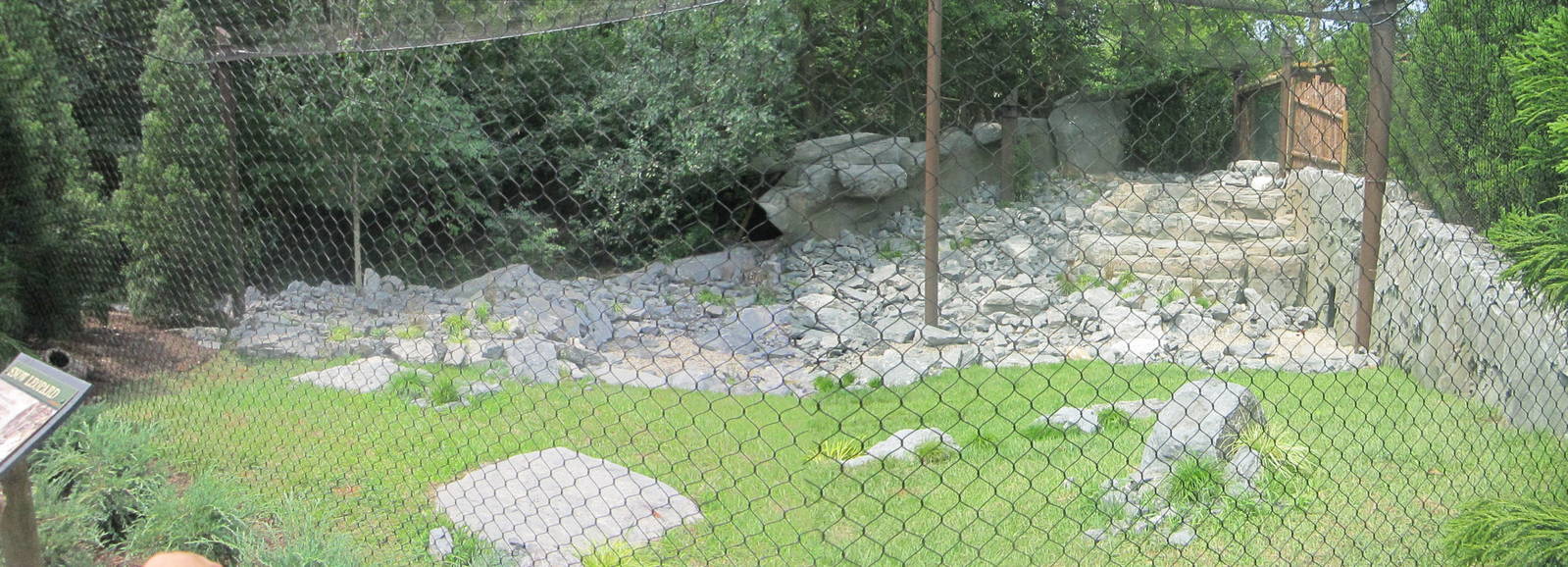 Jul. 2012-Snow Leopard exhibit Panorama