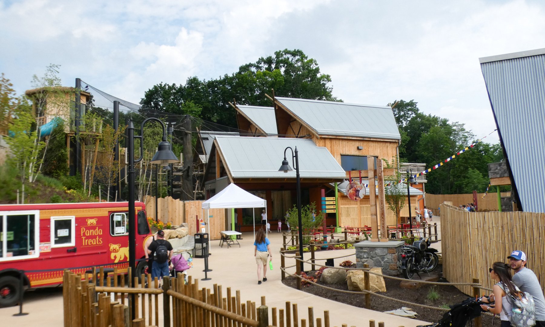 Jun. 2021 - New! Wild Asia - White-cheeked Gibbon Exhibit & Plaza