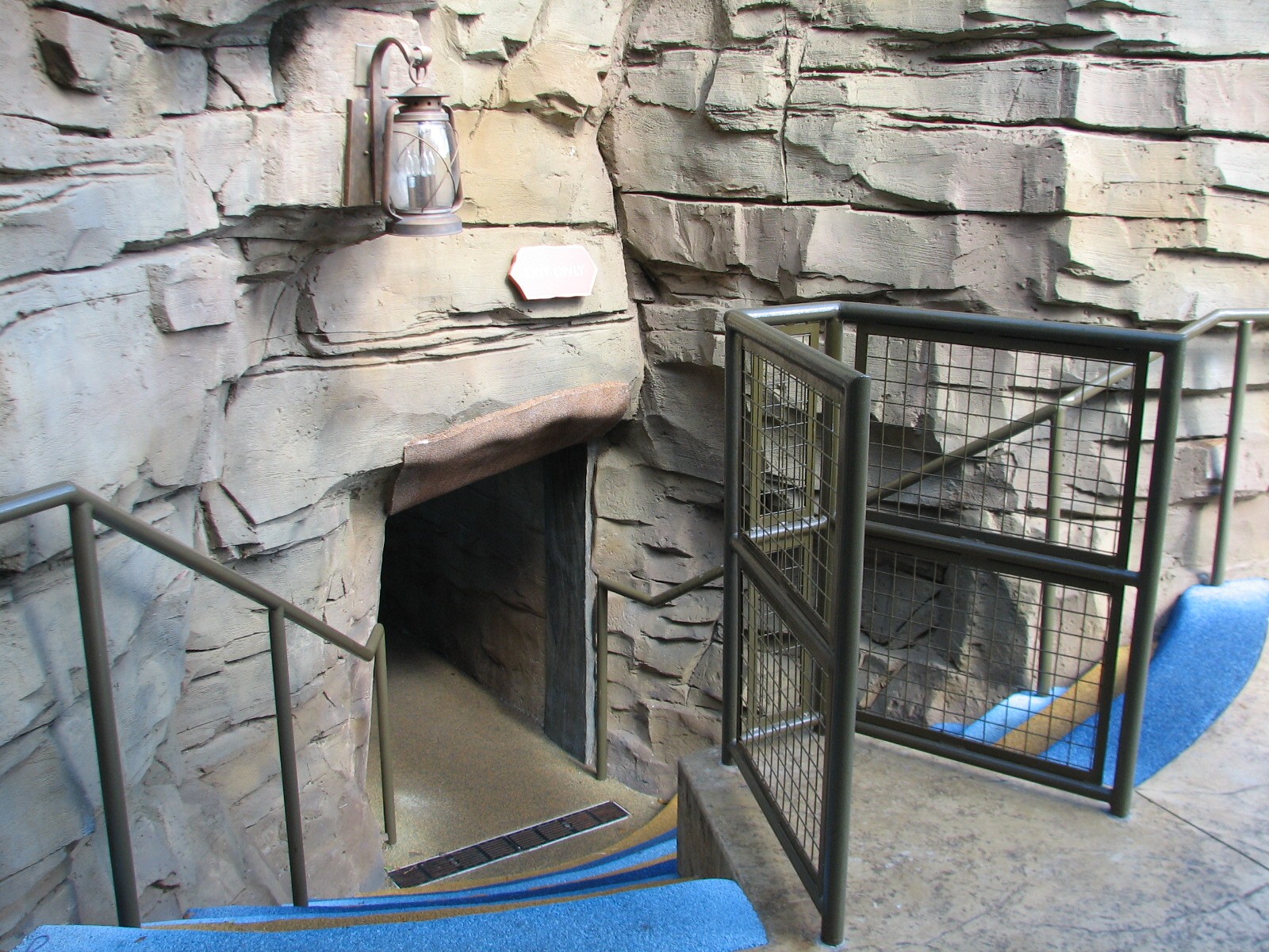 Jungala - Bengal Tiger Exhibit 1 - Cave Entrance to Popup Window