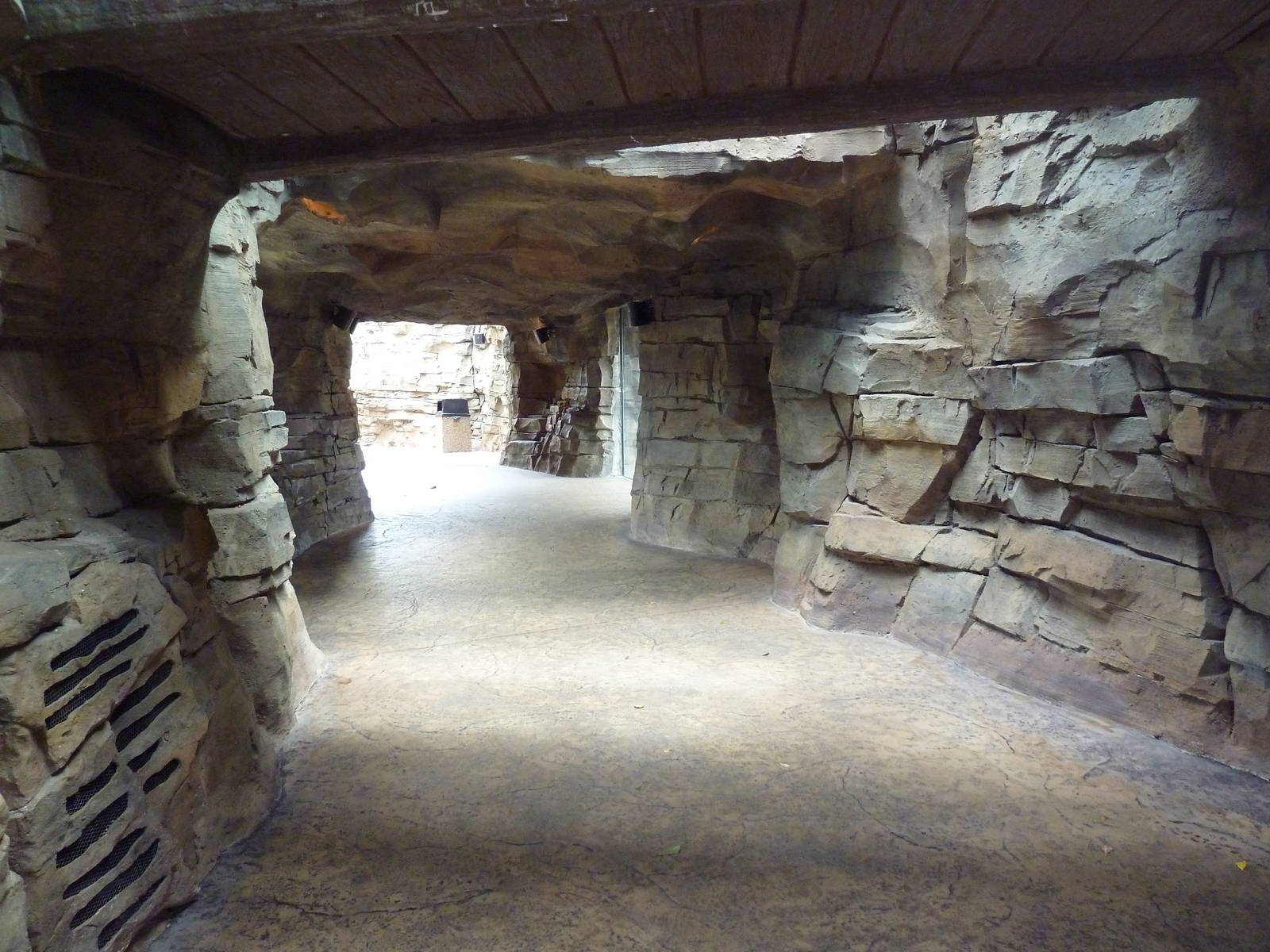 Jungala - Tiger Exhibit (Visitor Tunnel)