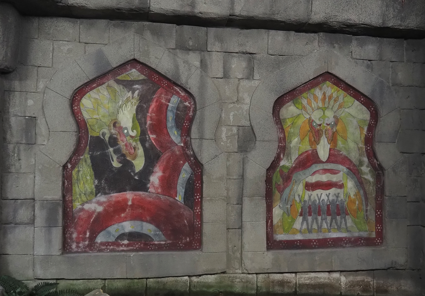 Jungola - Butterfly temple - Paintings in Reticulated python terrarium, 2024-06-23