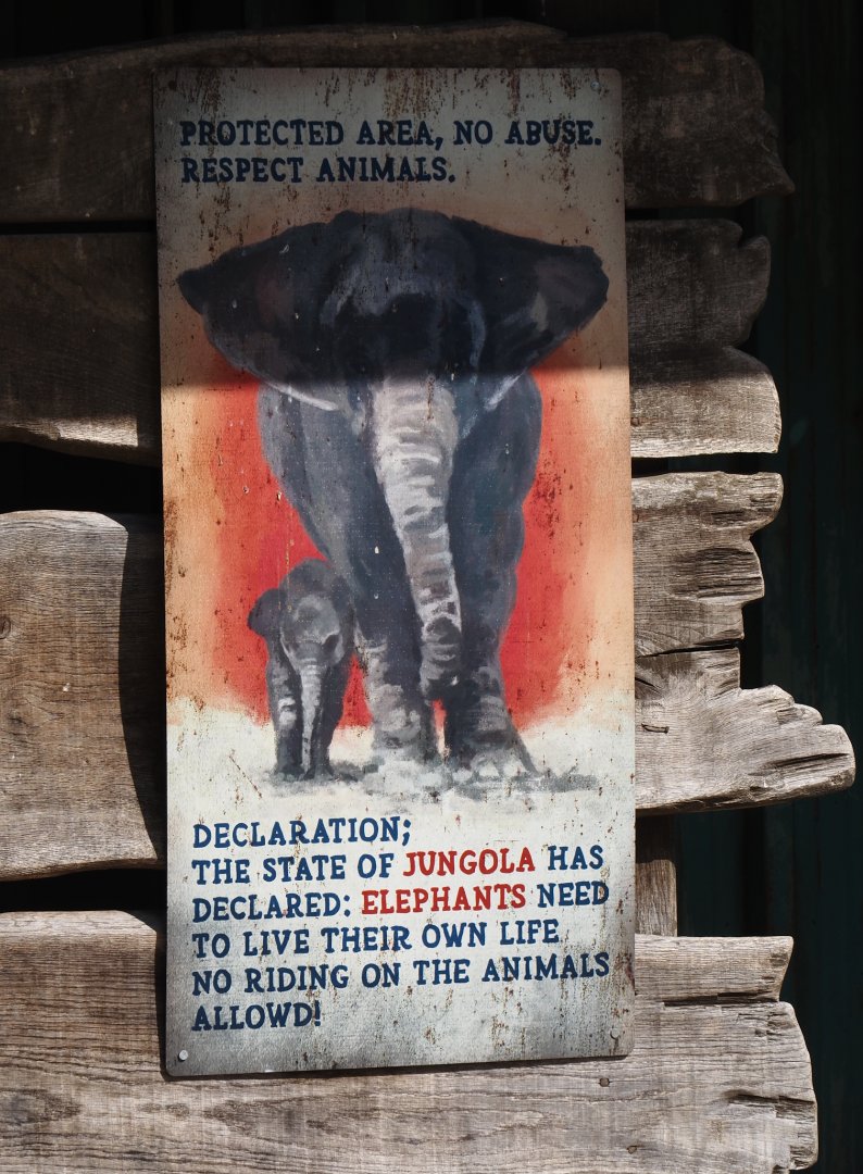 Jungola - Please respect elephants sign, 2024-06-23