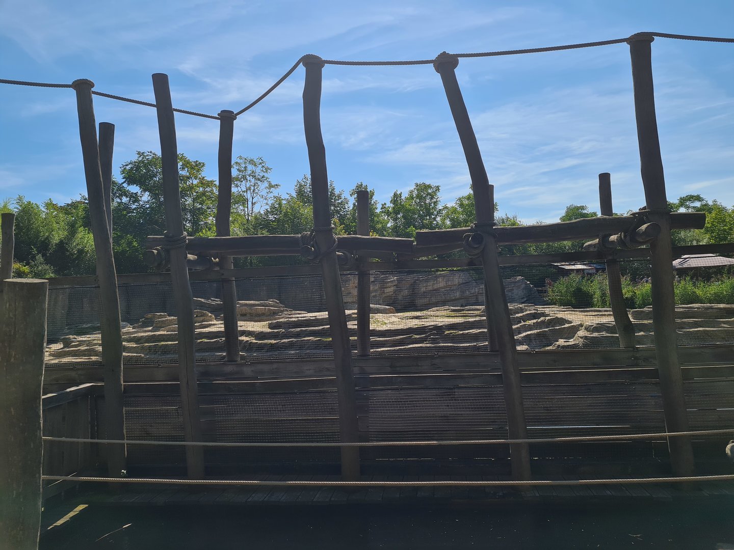 Jungola - Pully rafts in front of Elephant pool
