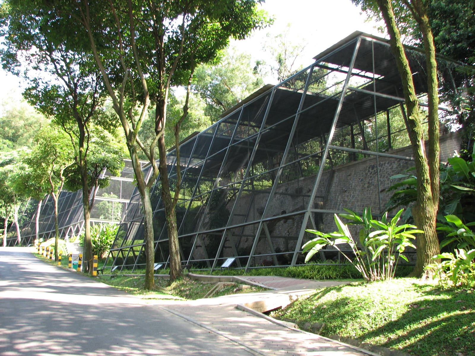 Jurong Bird Park 2008 - Birds of Prey aviaries