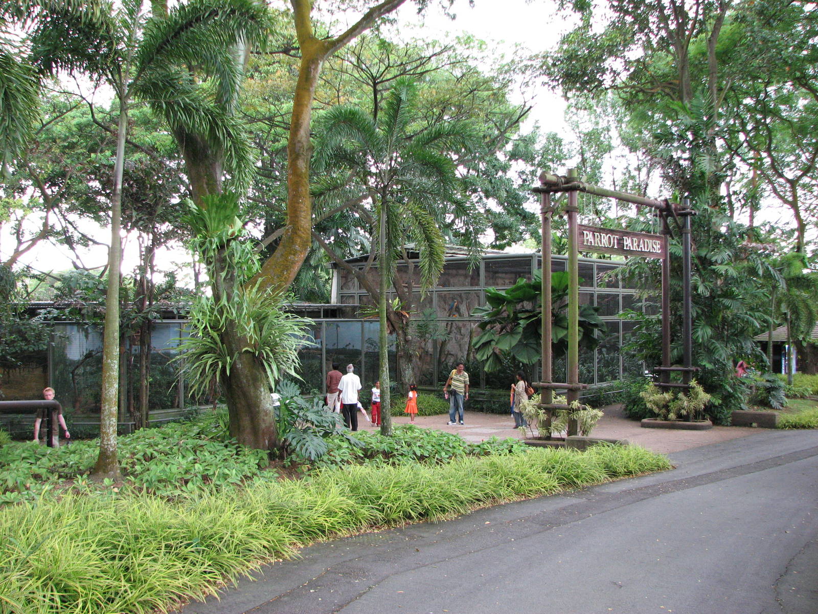Jurong Bird Park 2008 - Entrance to Parrot Paradise