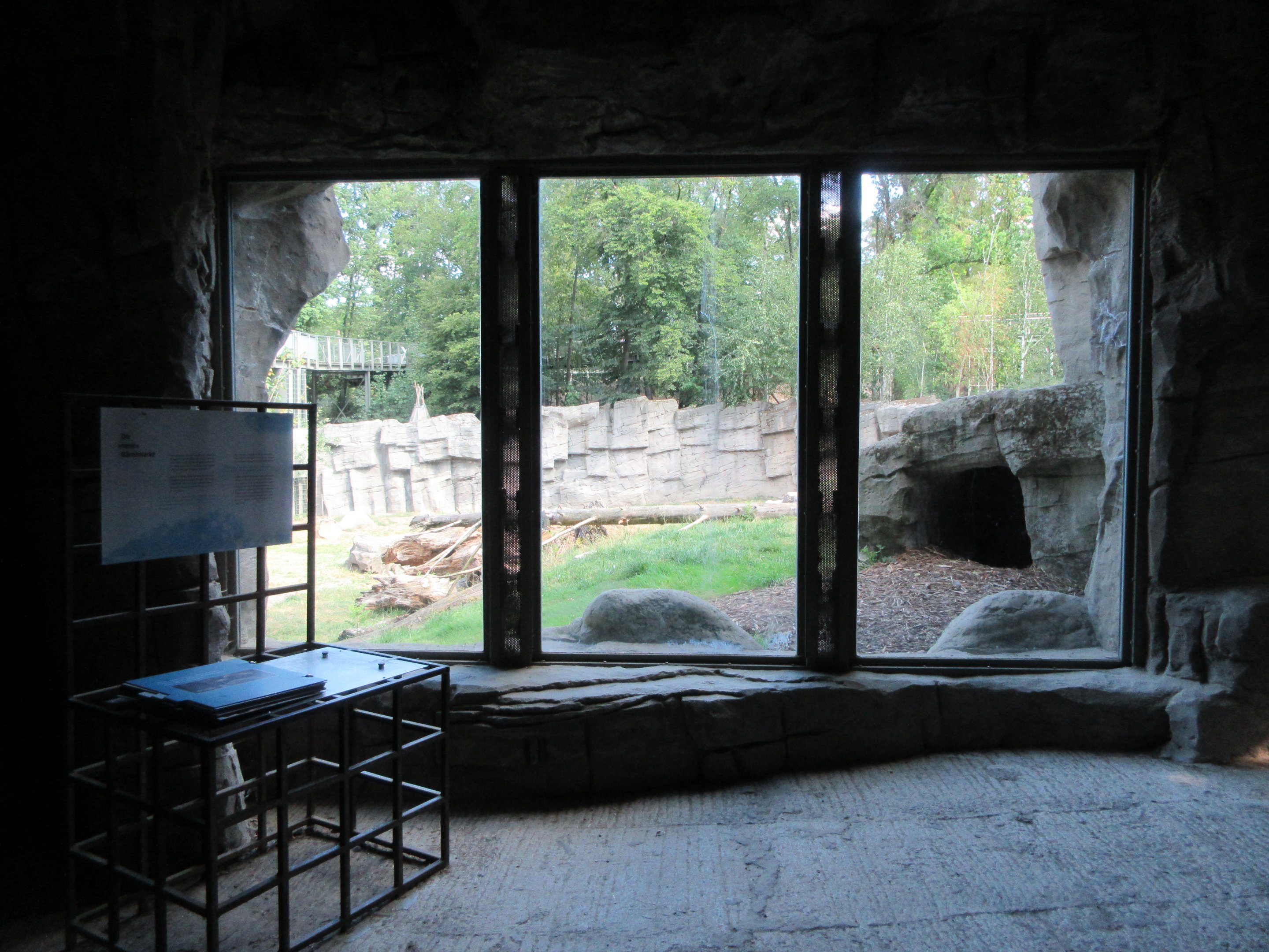 Kajanaland - Hybrid Bear + Silver Fox Exhibit