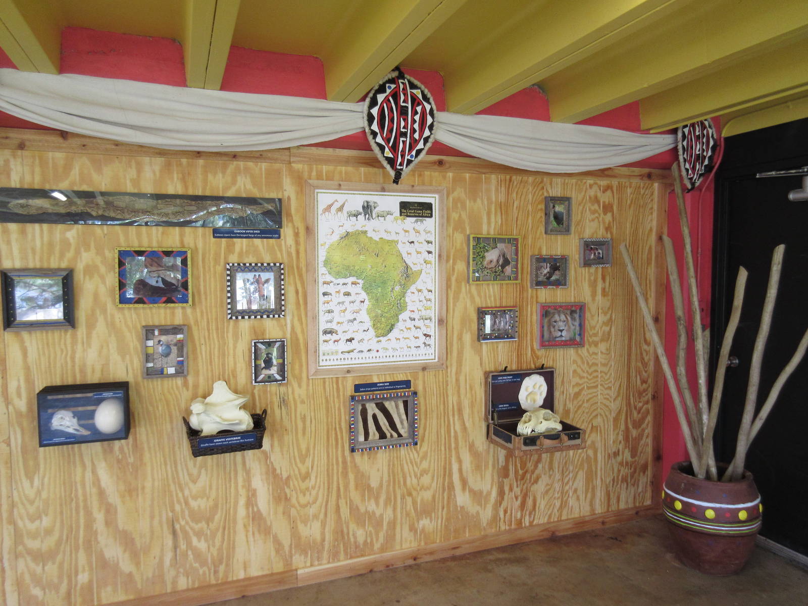 Kariba Outpost - African-Themed Wall