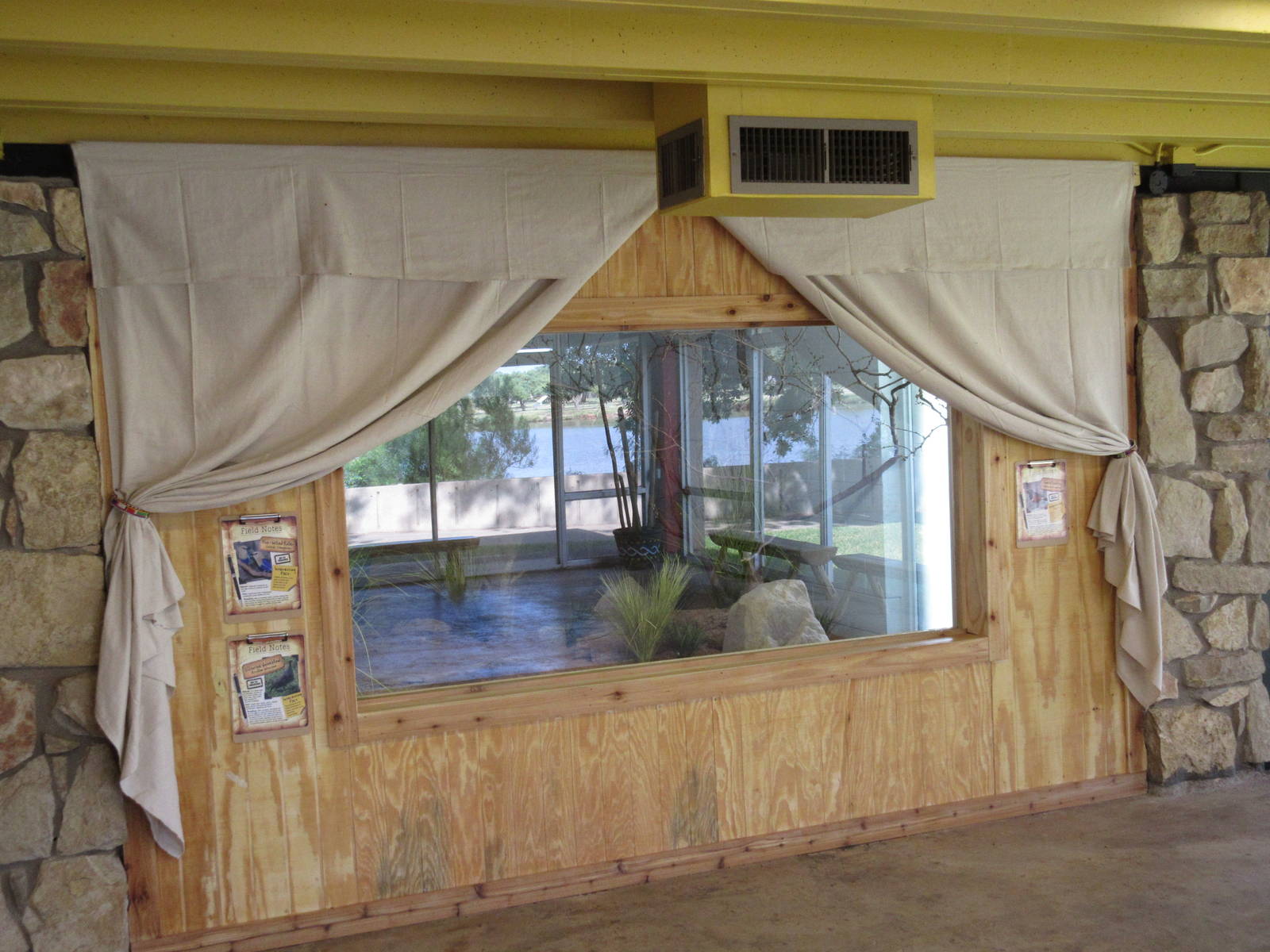 Kariba Outpost - Bird Aviary (lots of glare but 3 species)