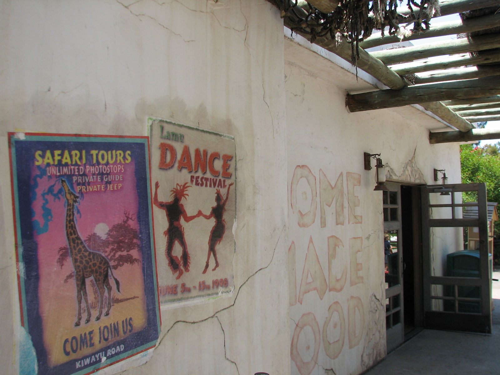 Karibu Village - Island Cafe