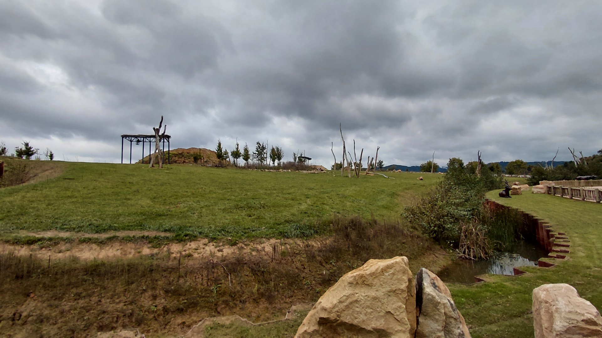 Karibuni - bush elephant exhibit