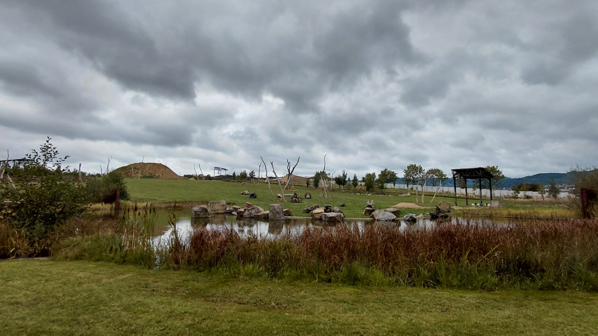 Karibuni - bush elephant exhibit