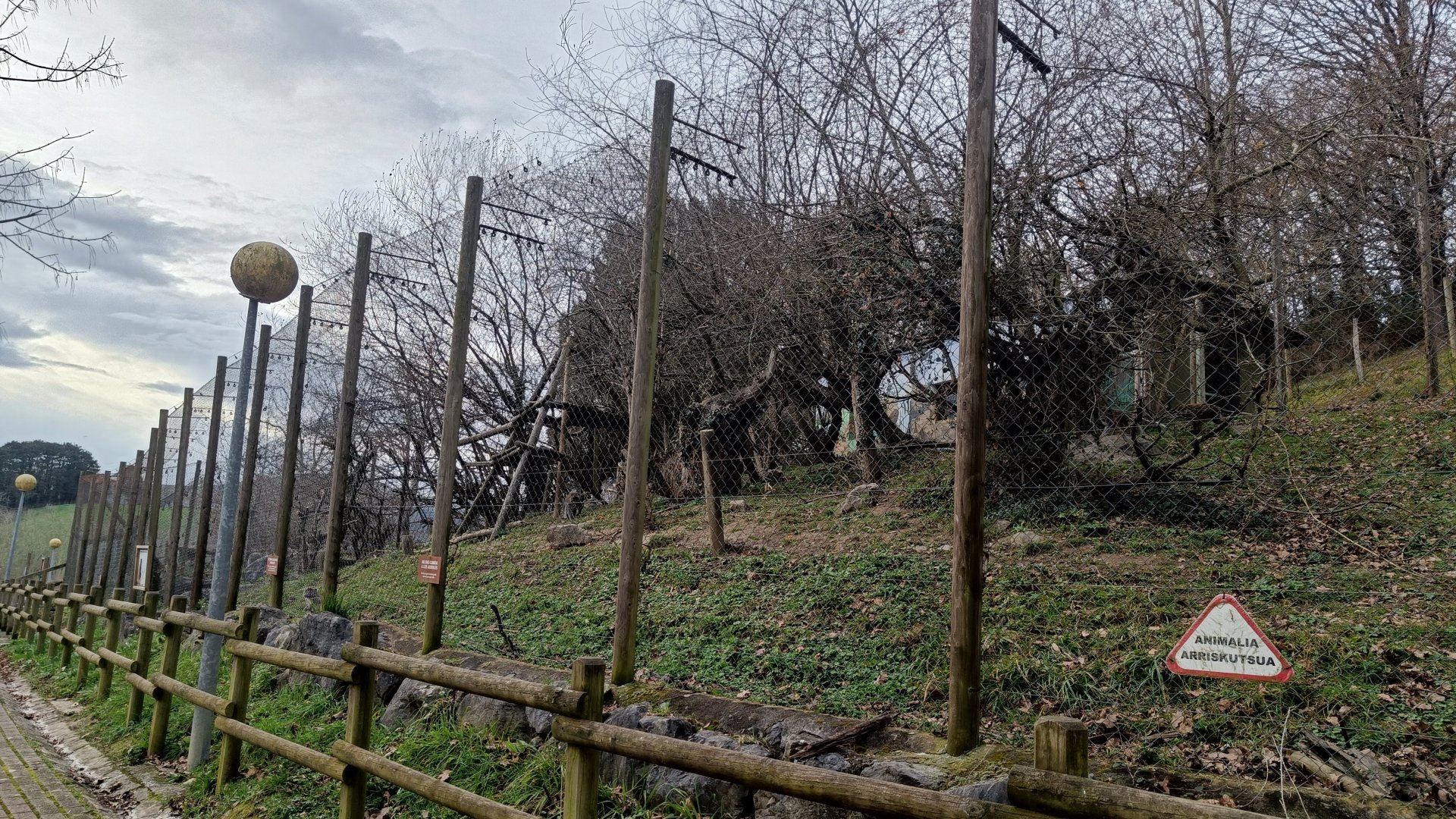 Karpín Fauna - Crab-eating macaque enclosure