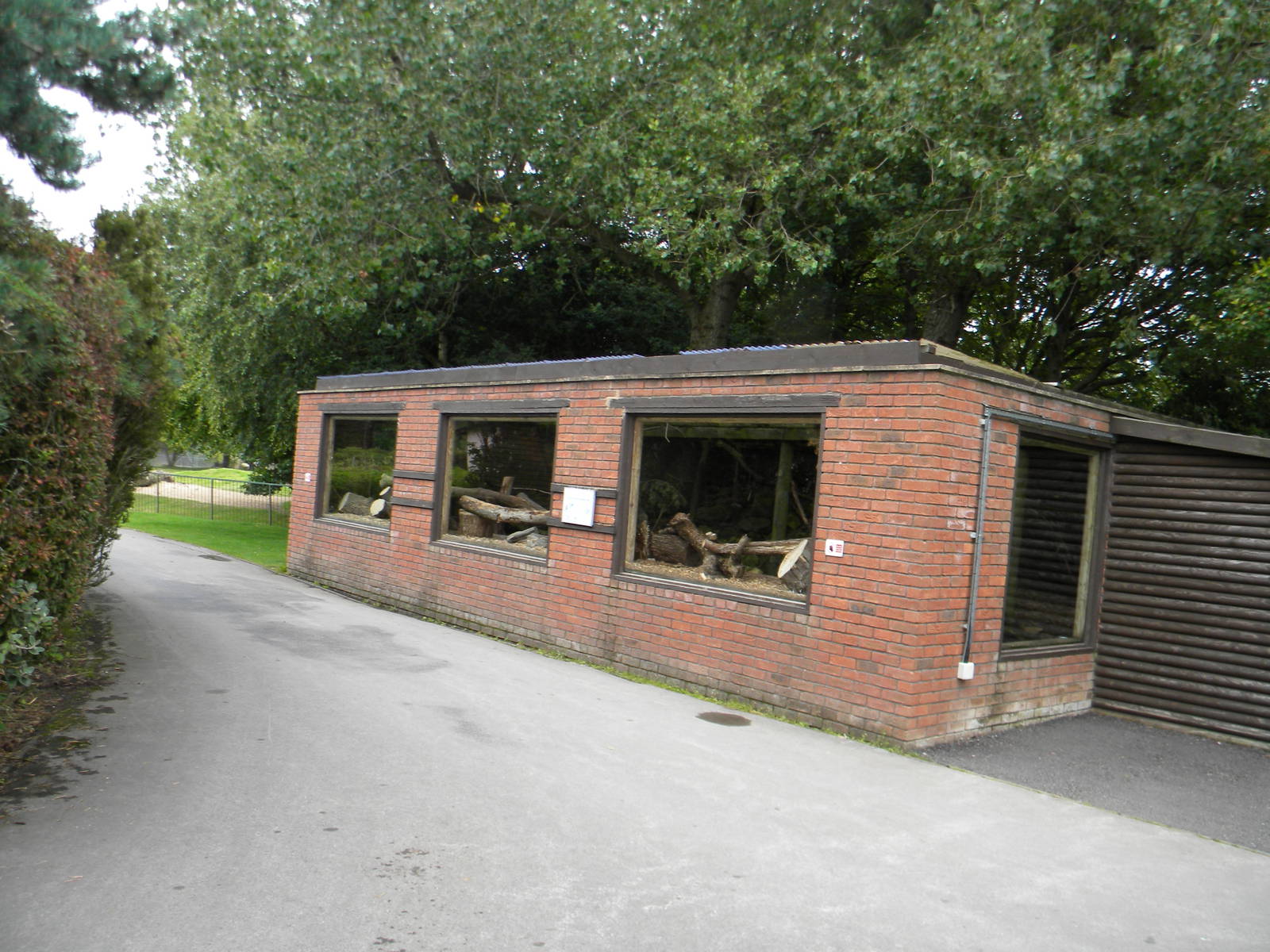 Kea enclosure at Blackpool Zoo 21/08/11