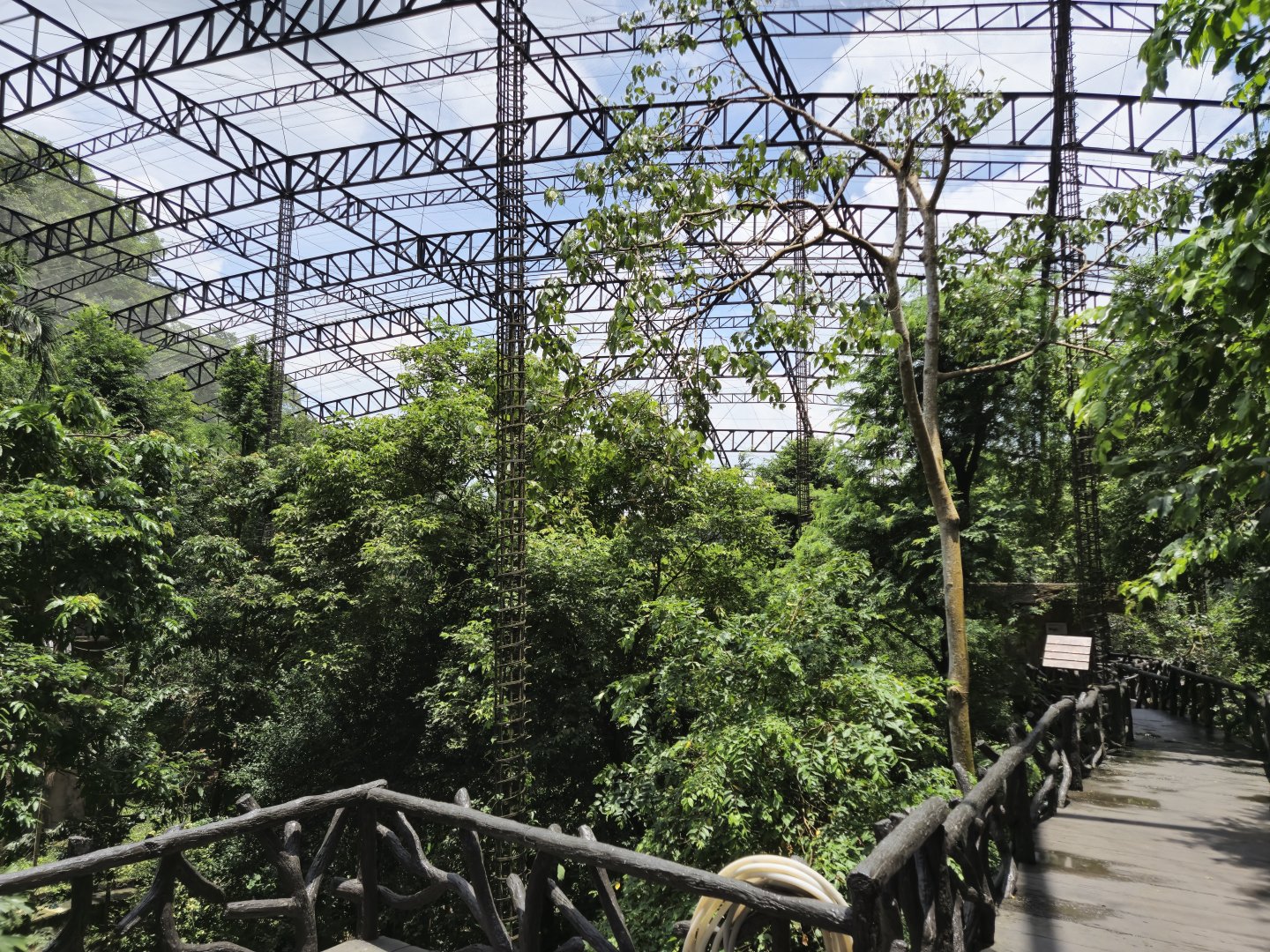 Khao Kheow Aviary
