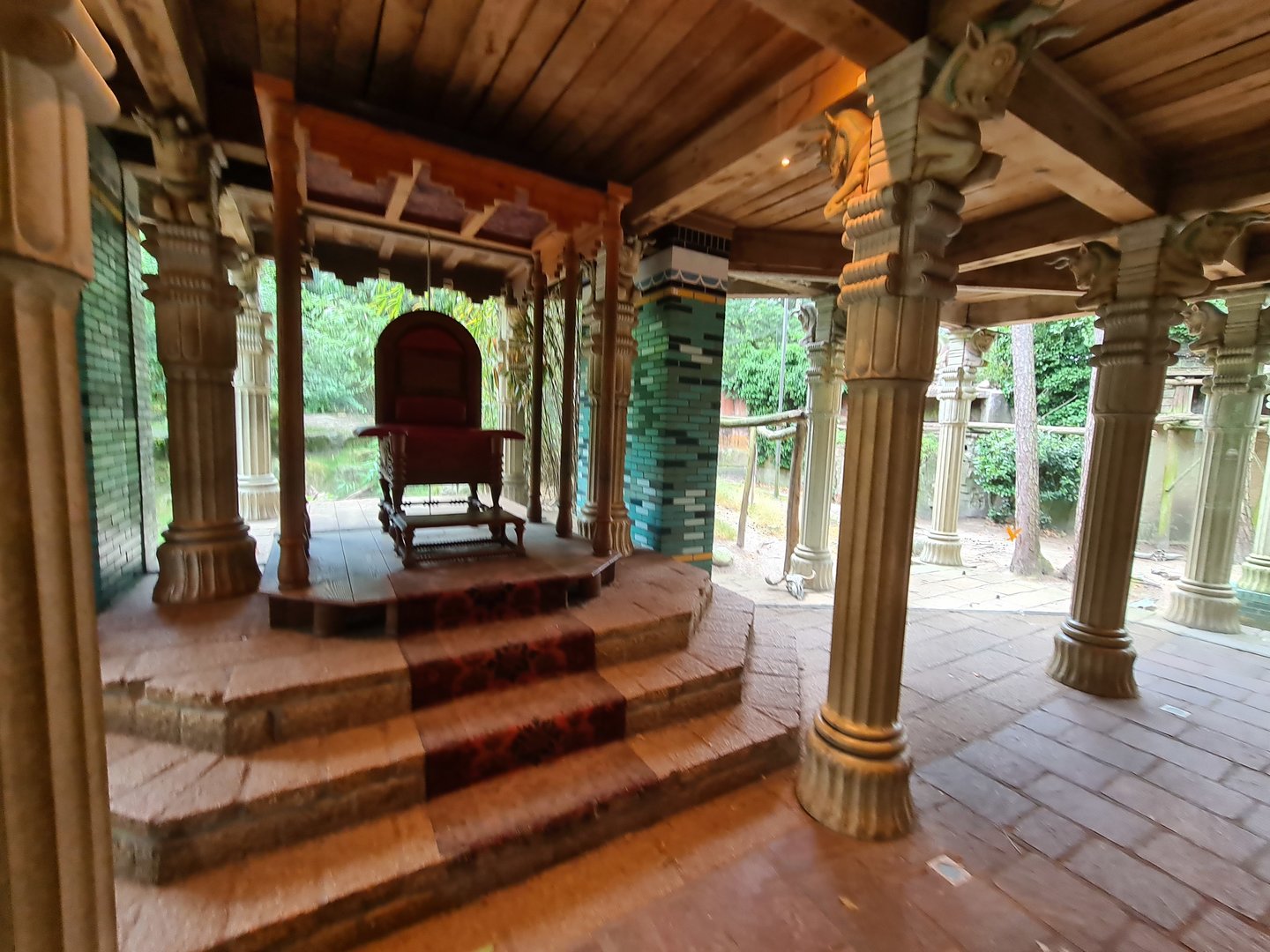 King Darius's throne