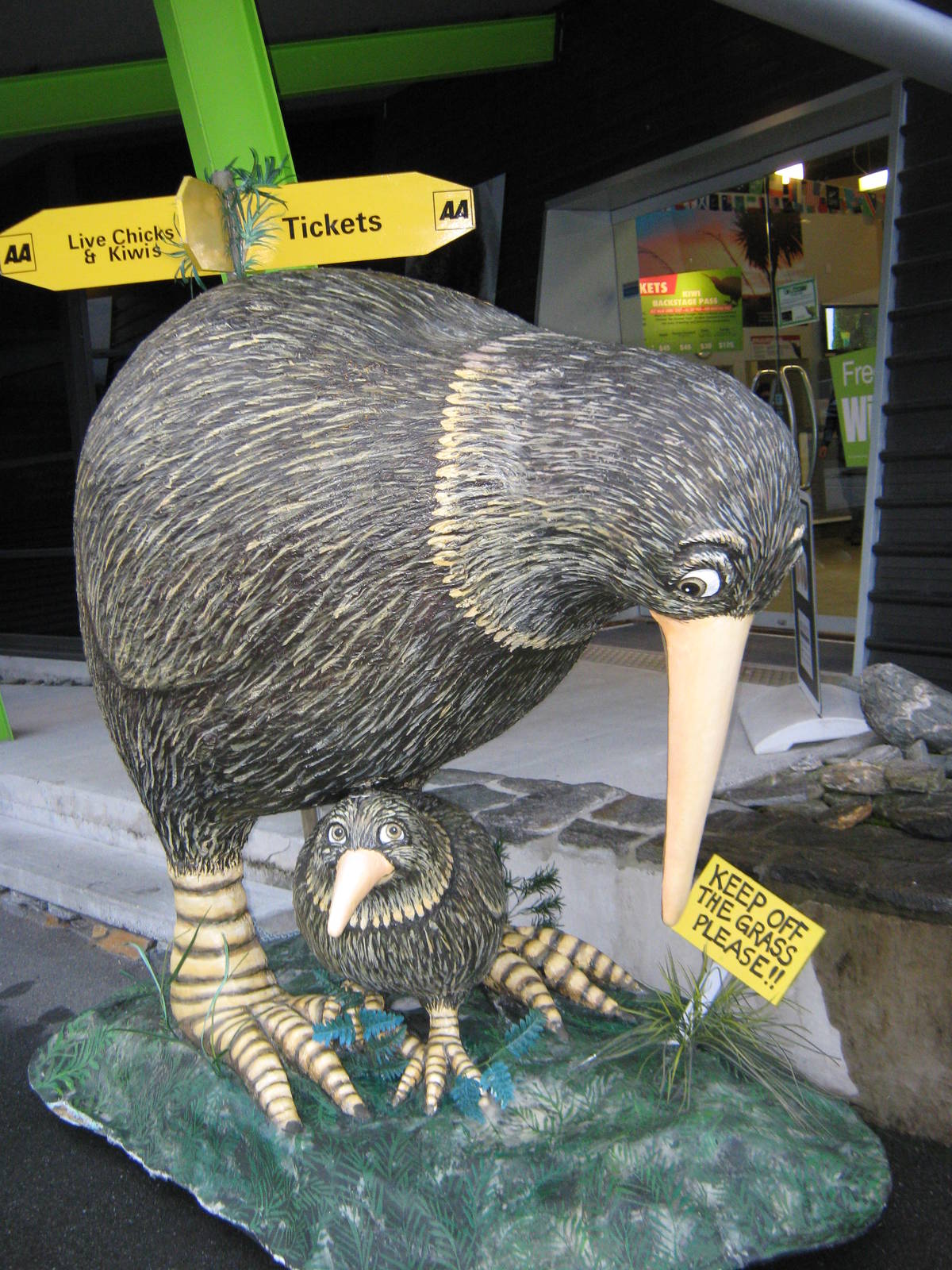 kiwi statue outside the West Coast Wildlife Centre