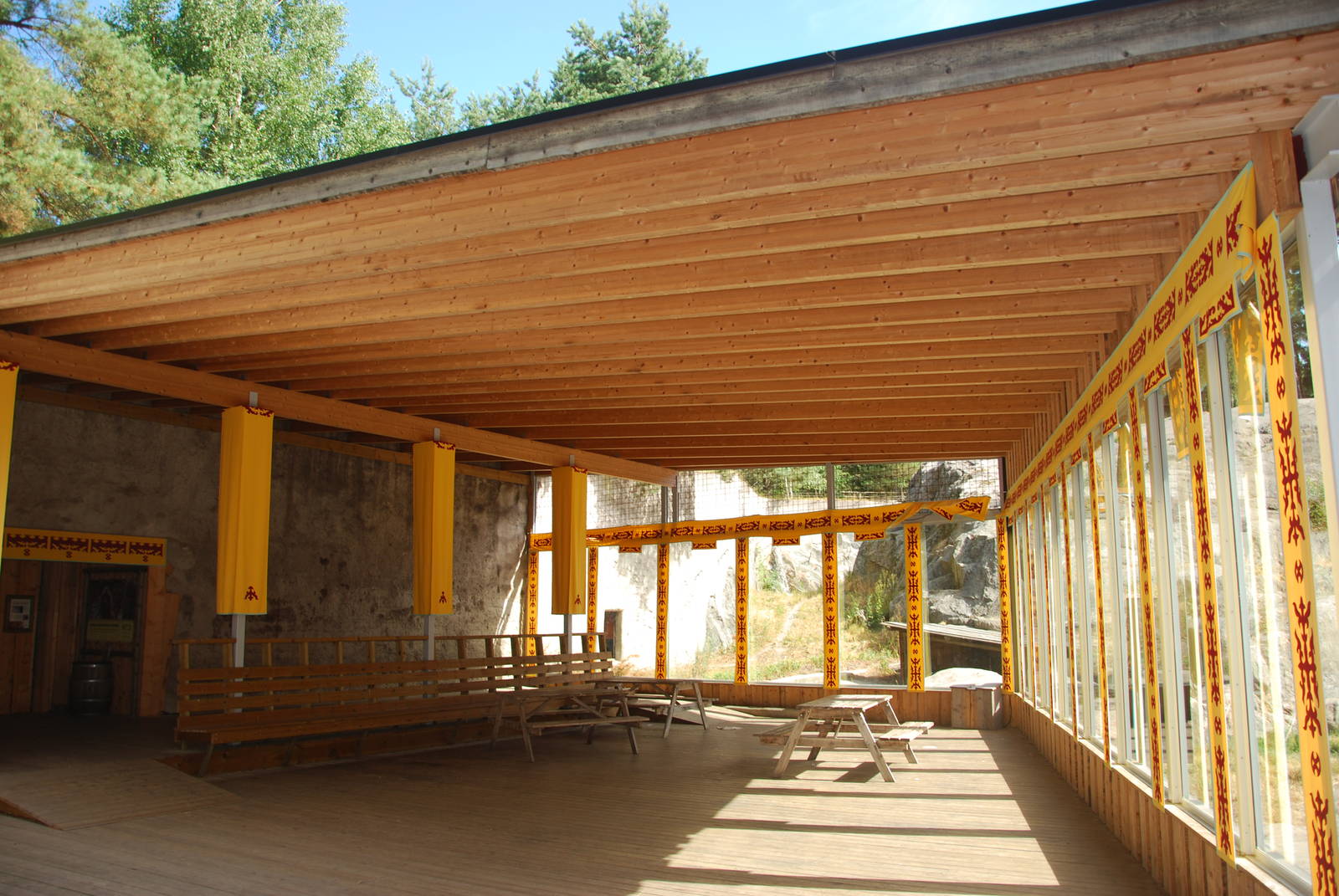 Kolmården Wildlife Park -Snowleopard enclosure