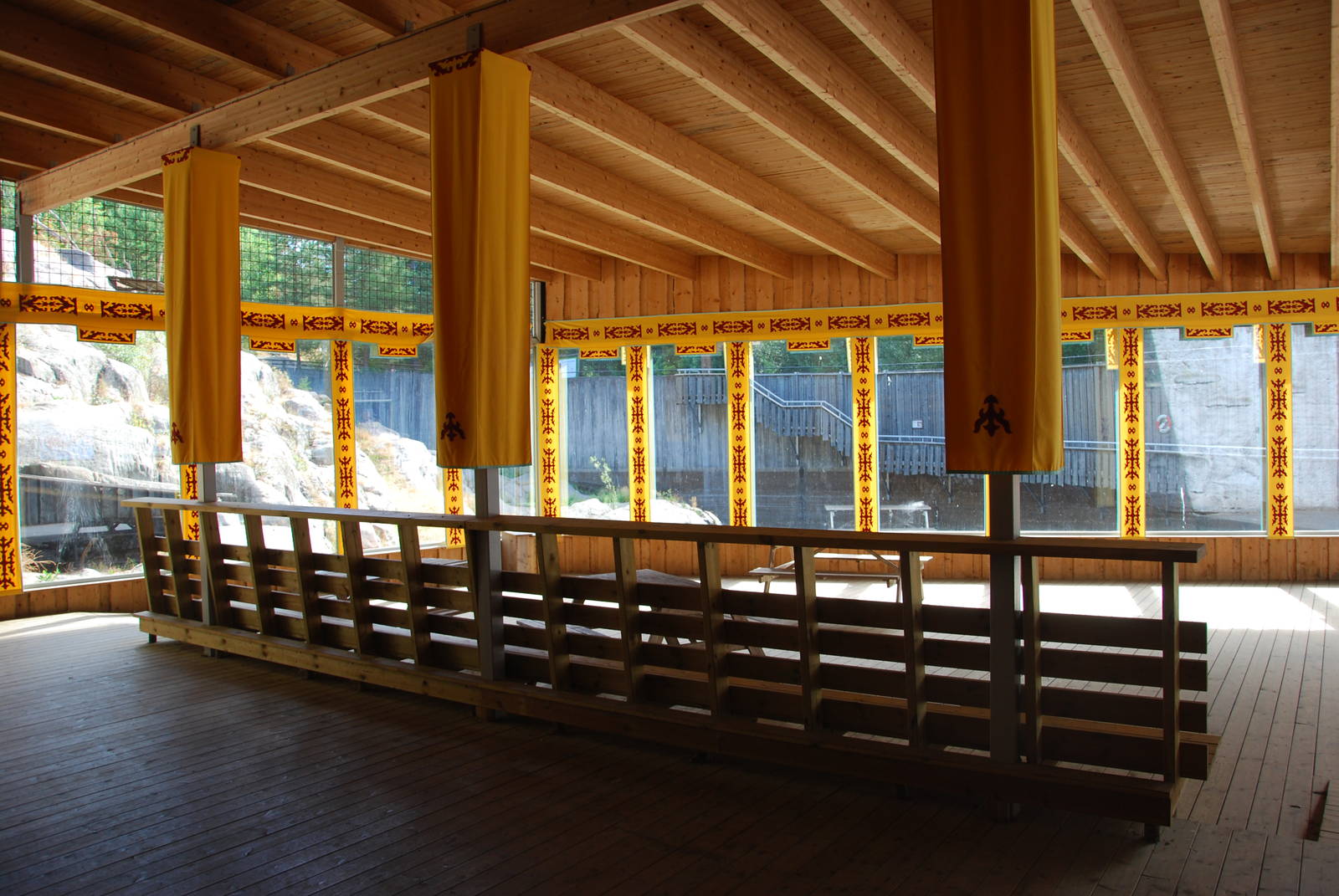 Kolmården Wildlife Park -Snowleopard enclosure