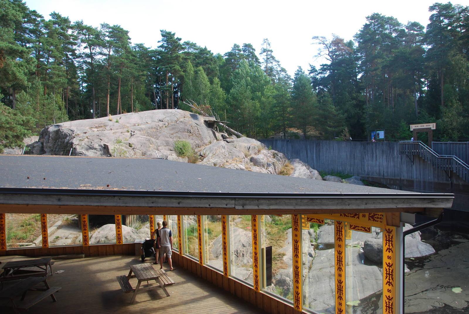 Kolmården Wildlife Park -Snowleopard enclosure